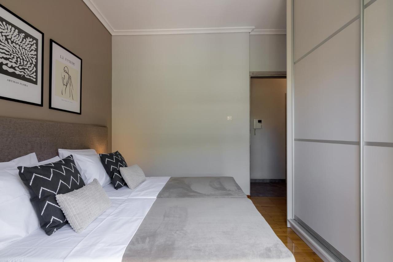 Spacious 2 Bedroom Apartment In Koukaki เอเธนส์ ภายนอก รูปภาพ